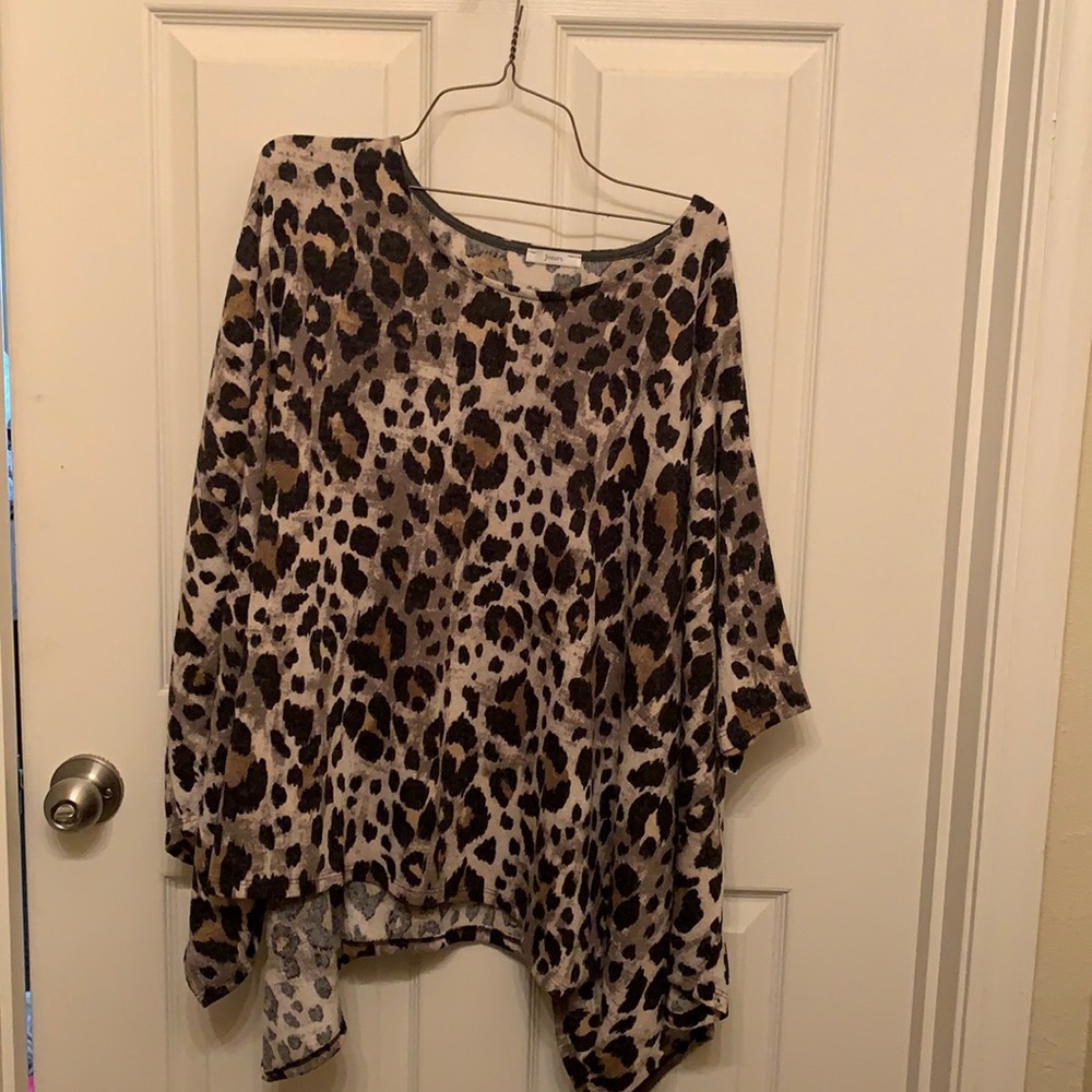 Cheeta print top
